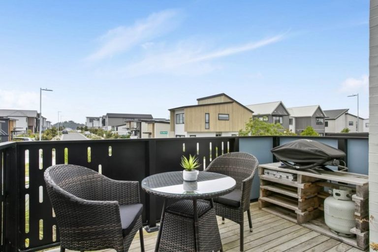 Photo of property in 11 Onekiritea Road, Hobsonville, Auckland, 0616