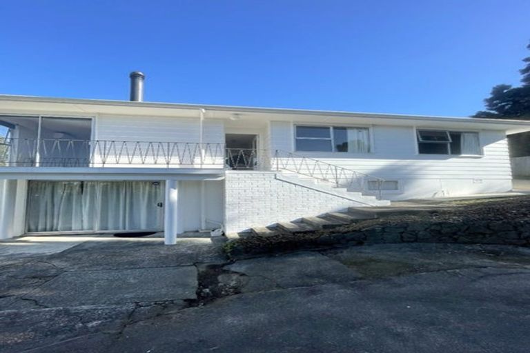 Photo of property in 19 Finlow Drive, Te Atatu South, Auckland, 0610