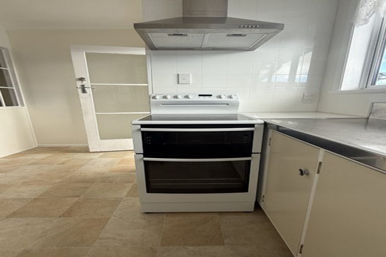 Photo of property in 22 Ngahere Street, Otumoetai, Tauranga, 3110
