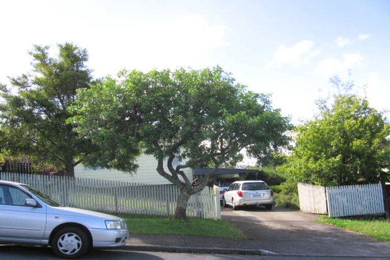 Photo of property in 43 Pisces Road, Glen Eden, Auckland, 0602