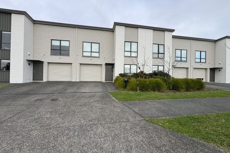 Photo of property in 60 Te Napi Drive, Takanini, 2112