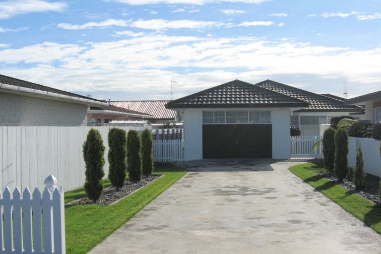 Photo of property in 15a Kent Street, Levin, 5510