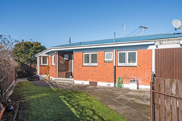Photo of property in 42 High Street, Island Bay, Wellington, 6023