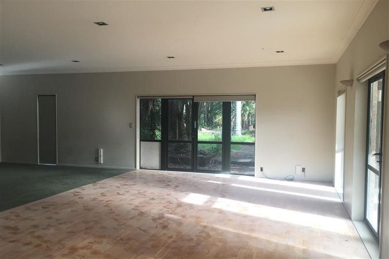 Photo of property in 18 Sinton Road, Hobsonville, Auckland, 0618