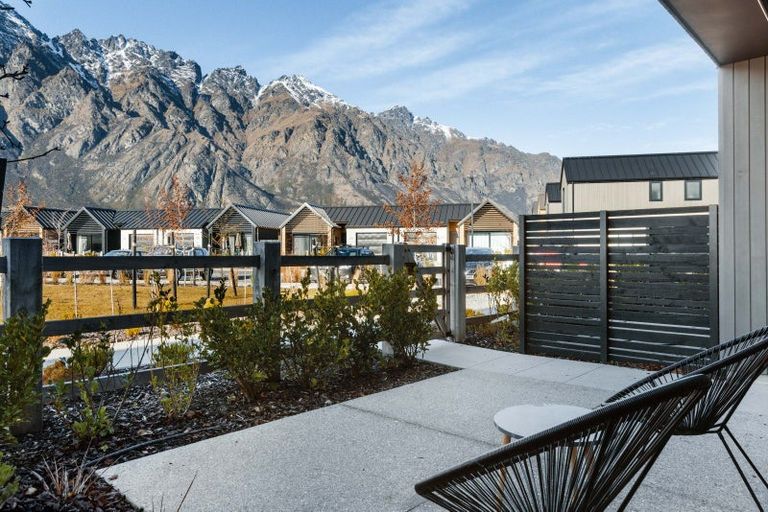 Photo of property in 7 Mcgibbon Lane, Jacks Point, 9371