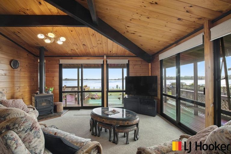 Photo of property in 22 Rangiwhea Road, Waiuku, 2123