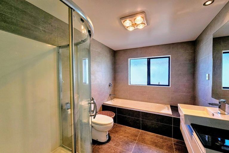 Photo of property in 42 Dromoland Drive, Flat Bush, Auckland, 2019