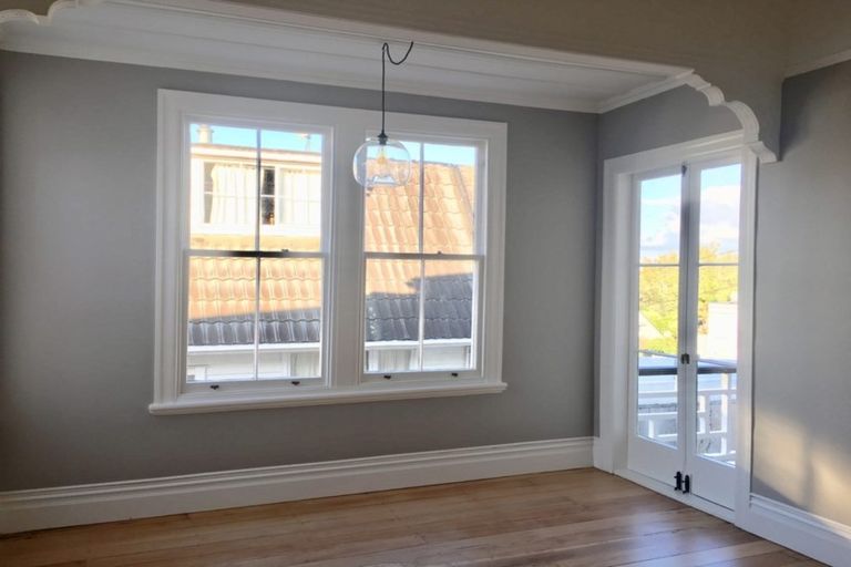 Photo of property in 2 Milton Road, Northcote Point, Auckland, 0627