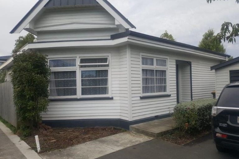 Photo of property in 41 Gresford Street, Edgeware, Christchurch, 8013
