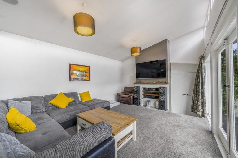 Photo of property in 182 Main North Road, Redwood, Christchurch, 8051