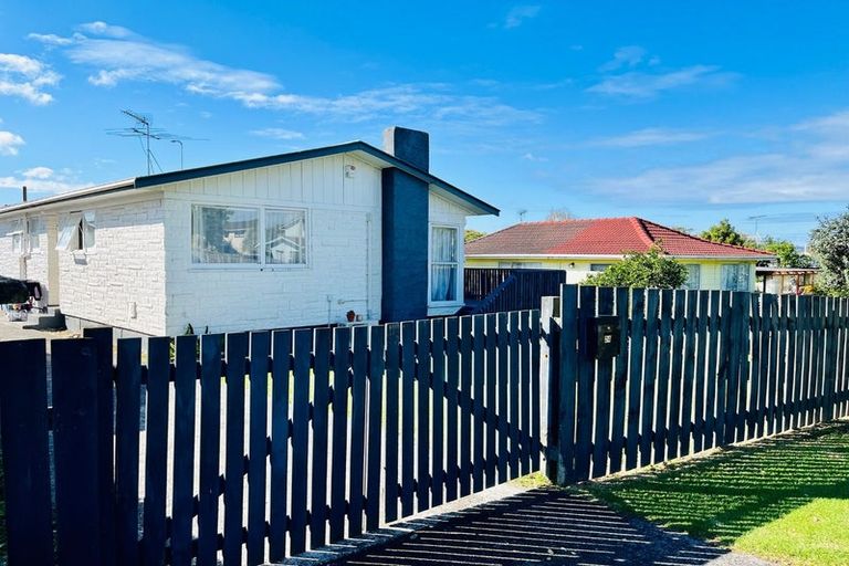 Photo of property in 24 Frangipani Avenue, Manurewa, Auckland, 2102