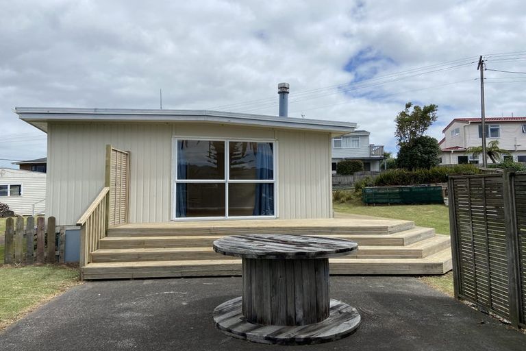 Photo of property in 52 One Tree Point Road, One Tree Point, 0118