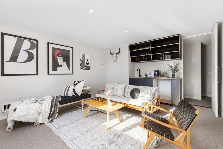 Photo of property in 16 Burnham Street, Seatoun, Wellington, 6022