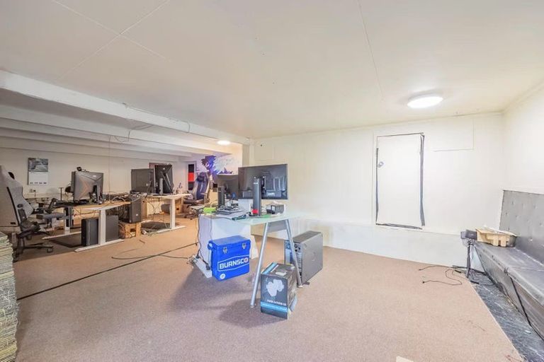 Photo of property in 6 William Souter Street, Forrest Hill, Auckland, 0620