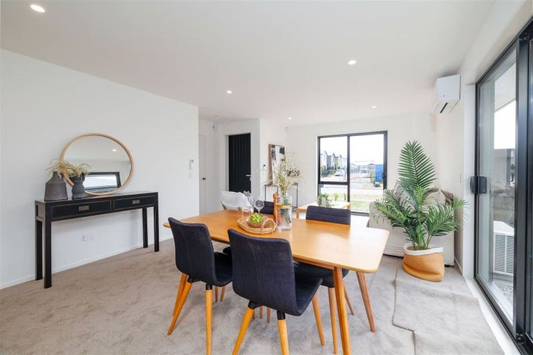 Photo of property in 33 Miromiro Street, Broomfield, Christchurch, 8042