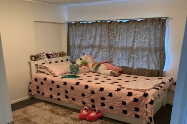 Photo of property in 45 Hogans Road, Glenfield, Auckland, 0629