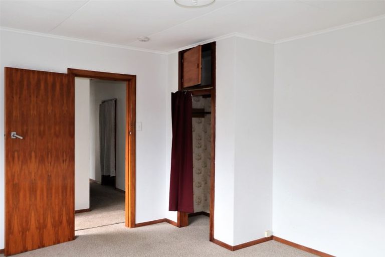 Photo of property in 5 Mcgowan Road, Wainuiomata, Lower Hutt, 5014