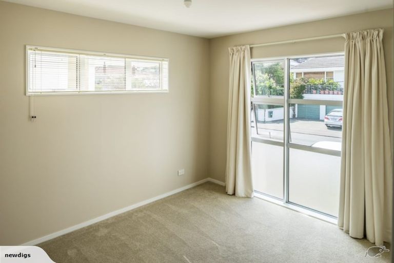 Photo of property in 16 Tapiri Street, Hataitai, Wellington, 6021