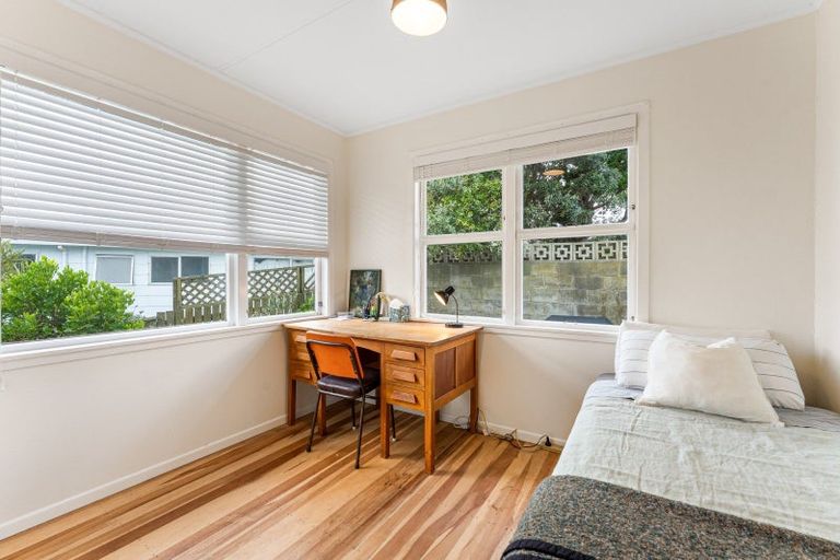 Photo of property in 6 Tainui Street, Castlecliff, Whanganui, 4501