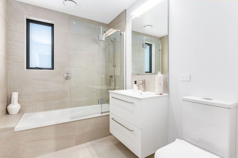 Photo of property in 2 Tiratu Rise, Whitby, 5024