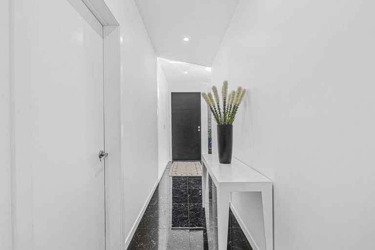 Photo of property in 13 Fernbrook Drive, Hurworth, New Plymouth, 4310