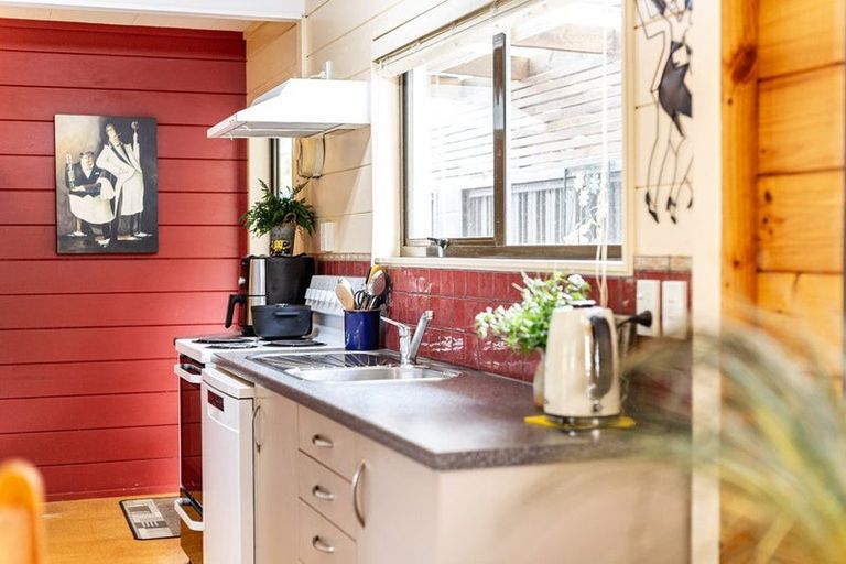 Photo of property in 17 Forest Road, Pinehaven, Upper Hutt, 5019