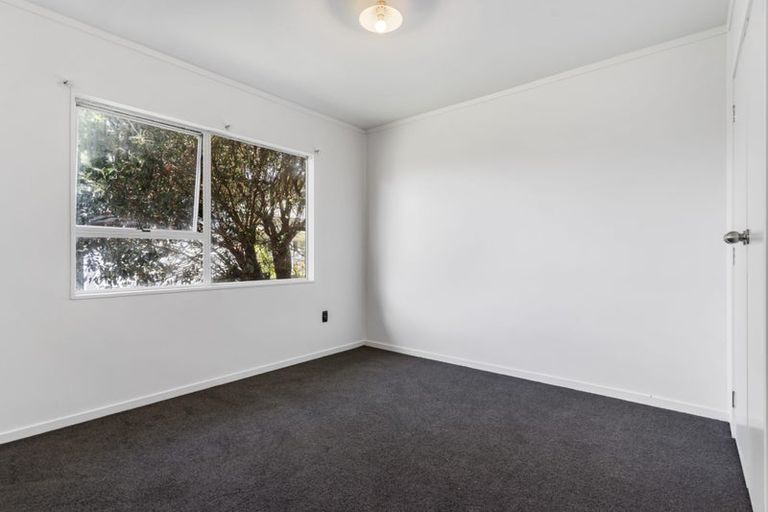 Photo of property in 2/52 Te Kanawa Crescent, Henderson, Auckland, 0610