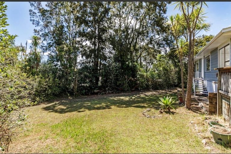 Photo of property in 80 Awaruku Road, Torbay, Auckland, 0630