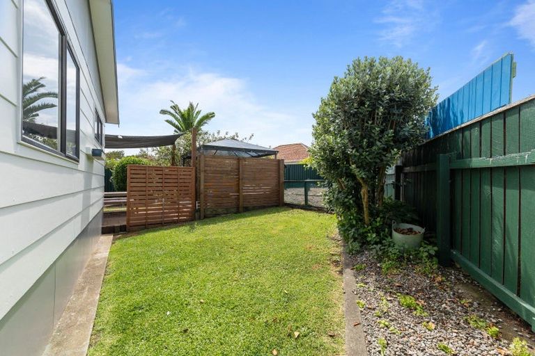 Photo of property in 20a Tahurangi Place, Spotswood, New Plymouth, 4310