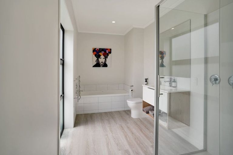 Photo of property in 54 Stratford Drive, Mount Pisa, Cromwell, 9383