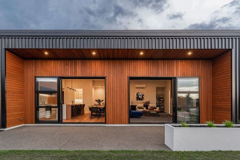 Photo of property in 20 Irvines Track, Halswell, Christchurch, 8025
