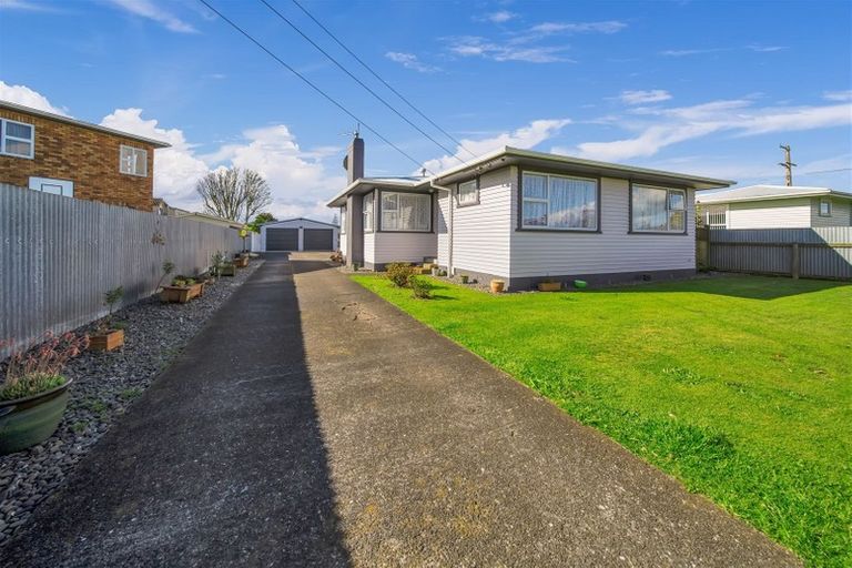Photo of property in 8 Maire Street, Hawera, 4610