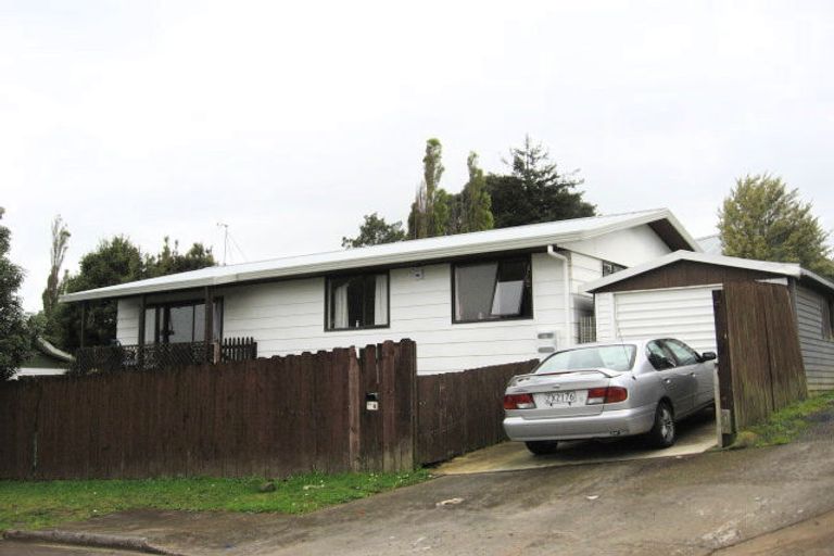 Photo of property in 2/8 Inca Place, Red Hill, Papakura, 2110