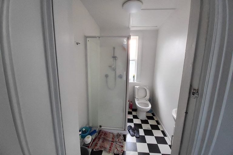 Photo of property in 129 Tasman Street, Mount Cook, Wellington, 6021