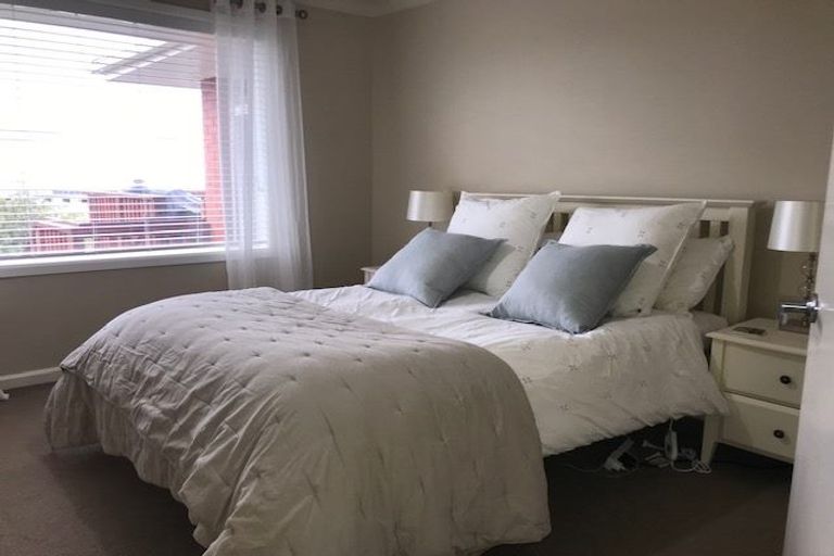Photo of property in 9 Madeley Road, Mount Pleasant, Christchurch, 8081