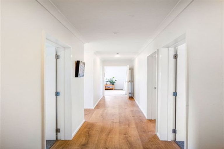 Photo of property in 732d Te Atatu Road, Te Atatu Peninsula, Auckland, 0610