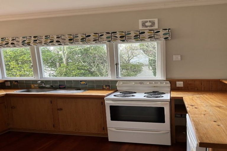 Photo of property in 14 Kuratawhiti Street, Greytown, 5712