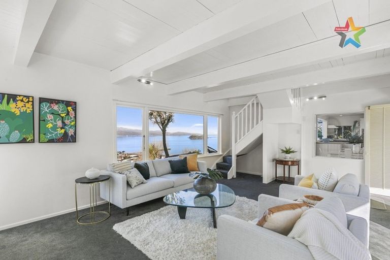 Photo of property in 30 Singers Road, Korokoro, Lower Hutt, 5012