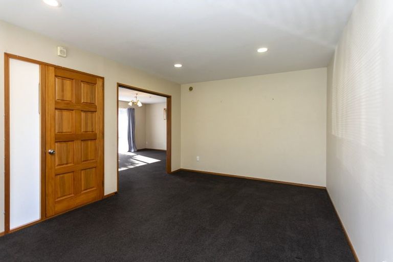 Photo of property in 96 Rattray Street, Riccarton, Christchurch, 8041