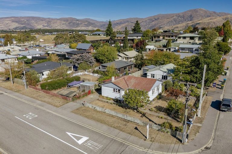 Photo of property in 64 Inniscort Street, Cromwell, 9310