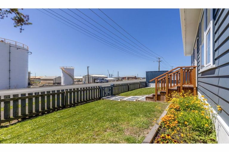 Photo of property in 28 Ocean Beach Road, Bluff, 9814