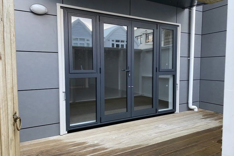 Photo of property in Pirie Street Townhouses, 35u3 Pirie Street, Mount Victoria, Wellington, 6011