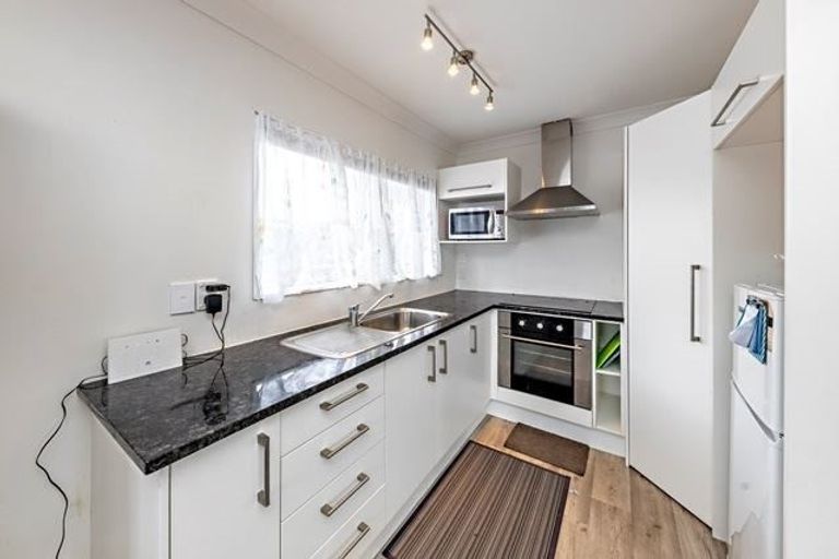 Photo of property in 2/174 Old Wairoa Road, Papakura, 2110