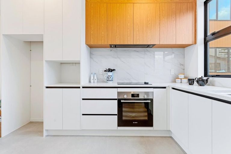 Photo of property in 10/28 Lavelle Road, Henderson, Auckland, 0612