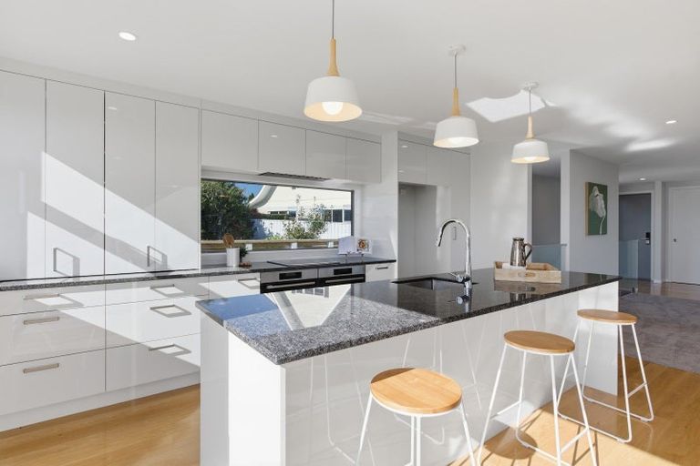 Photo of property in 12c Ruskin Place, Westown, New Plymouth, 4310