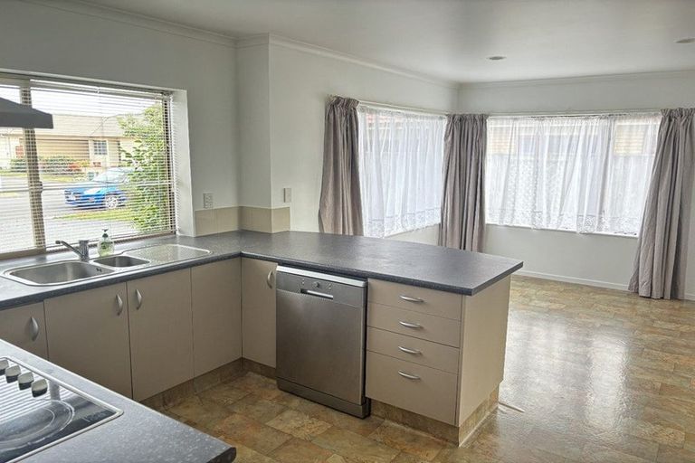 Photo of property in 5 Blythfield Place, Taradale, Napier, 4112