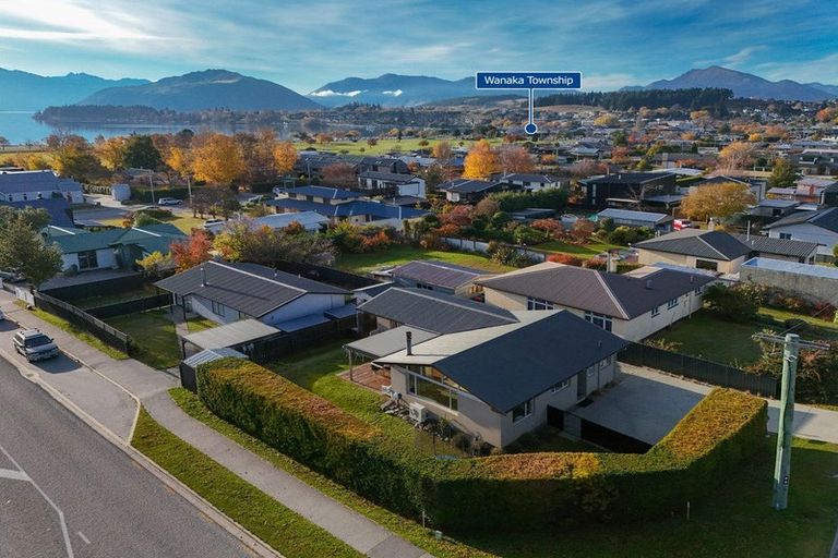 Photo of property in 165 Warren Street, Wanaka, 9305