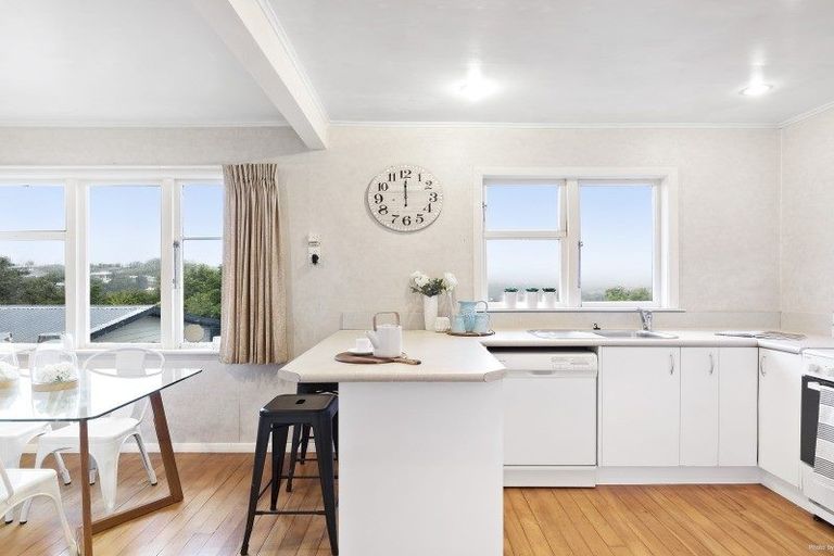 Photo of property in 125 Broderick Road, Johnsonville, Wellington, 6037