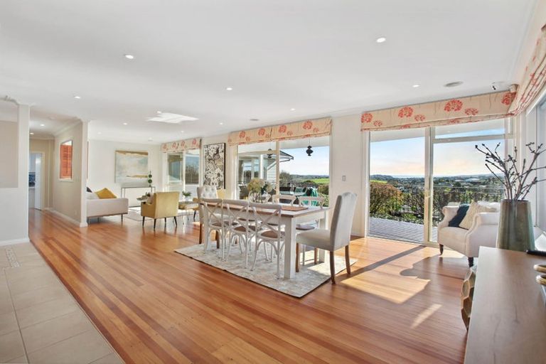 Photo of property in 150 Bleakhouse Road, Mellons Bay, Auckland, 2014