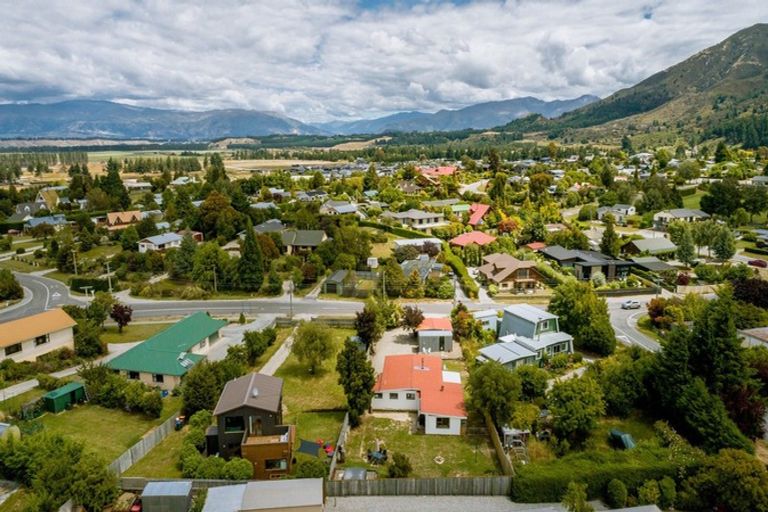 Photo of property in 132 Capell Avenue, Lake Hawea, Wanaka, 9382